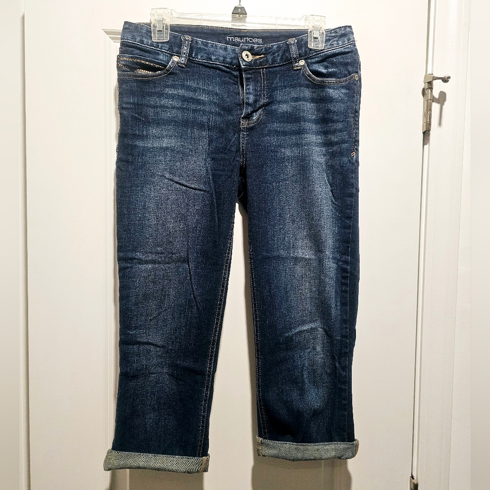 Maurices Cropped Capri Jeans with Embroidery Size 5/6